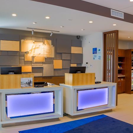 Holiday Inn Express & Suites - Detroit Northwest - Livonia By Ihg Екстер'єр фото