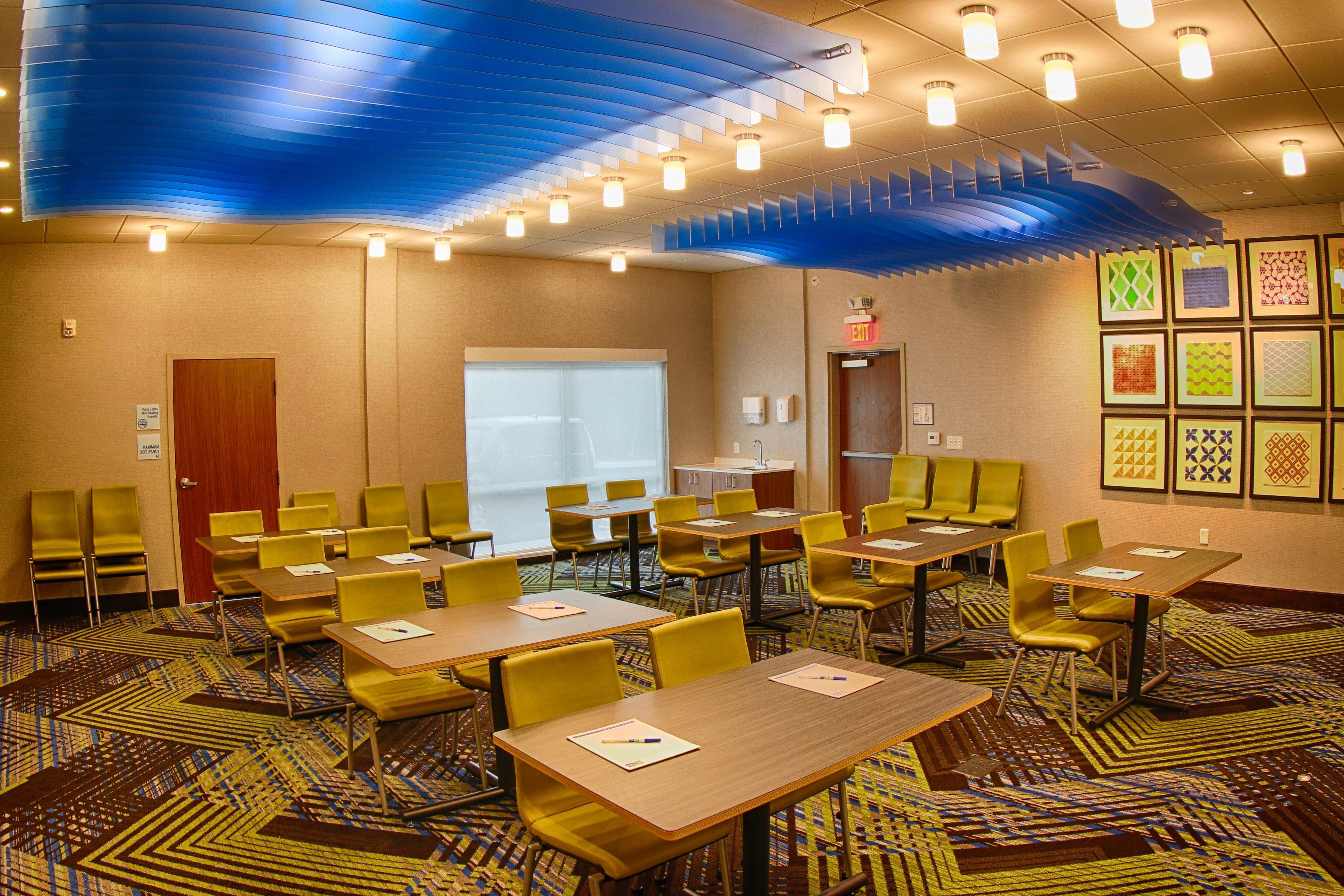 Holiday Inn Express & Suites - Detroit Northwest - Livonia By Ihg Екстер'єр фото