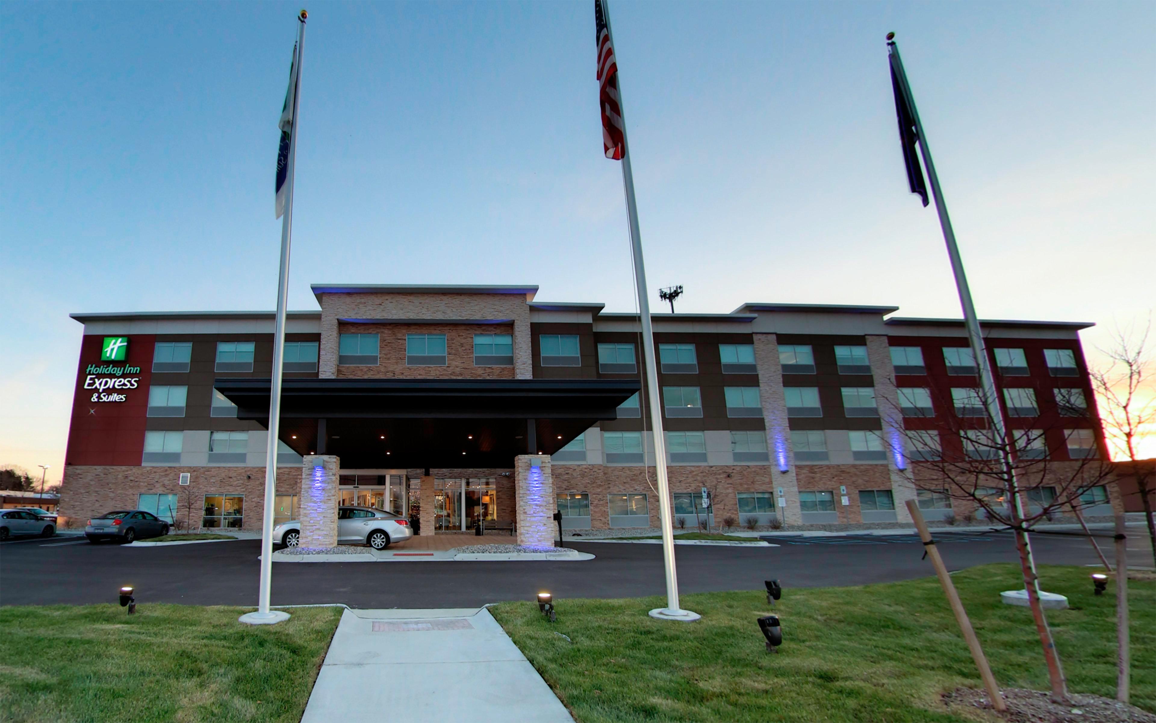 Holiday Inn Express & Suites - Detroit Northwest - Livonia By Ihg Екстер'єр фото
