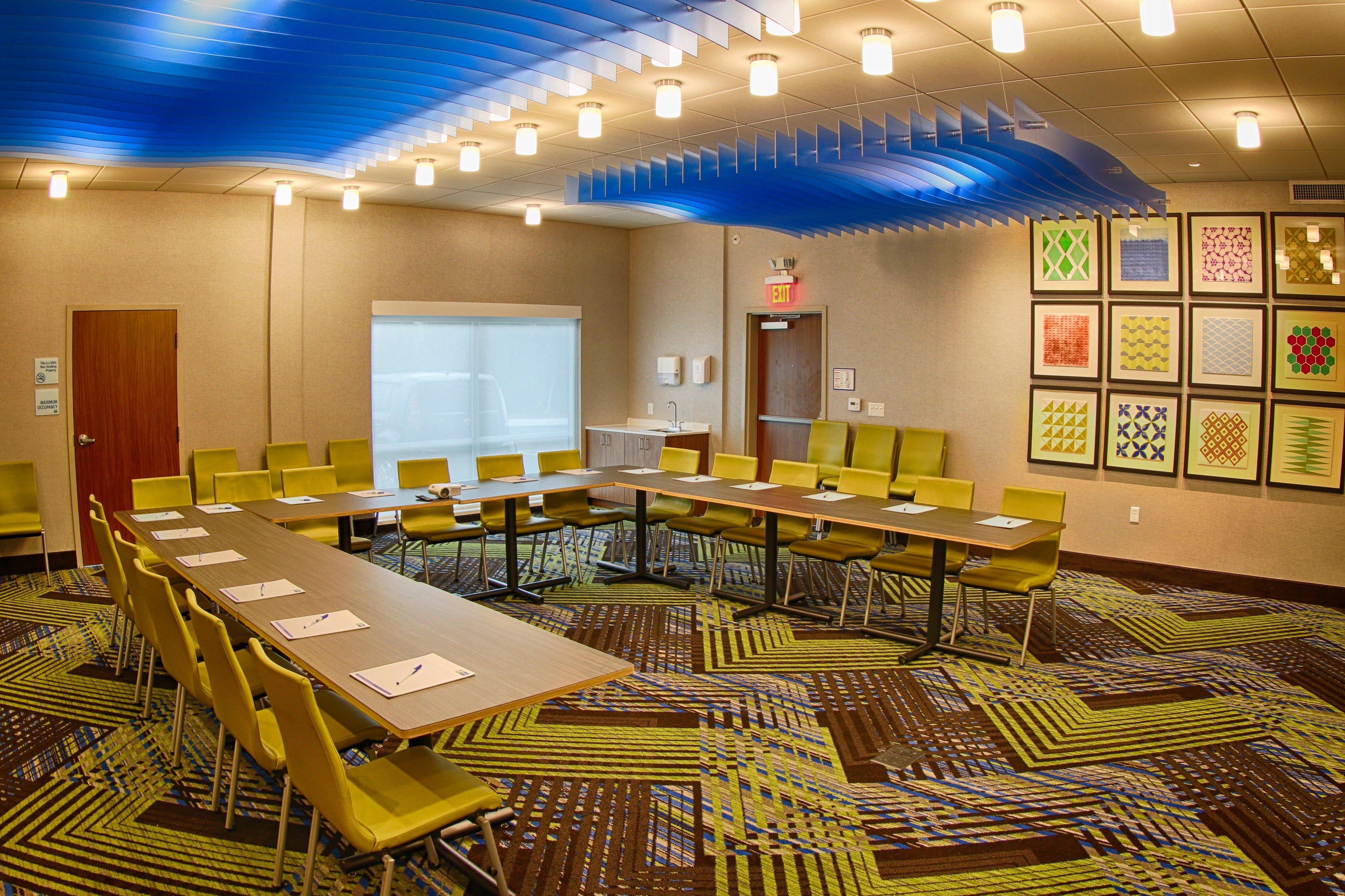 Holiday Inn Express & Suites - Detroit Northwest - Livonia By Ihg Екстер'єр фото