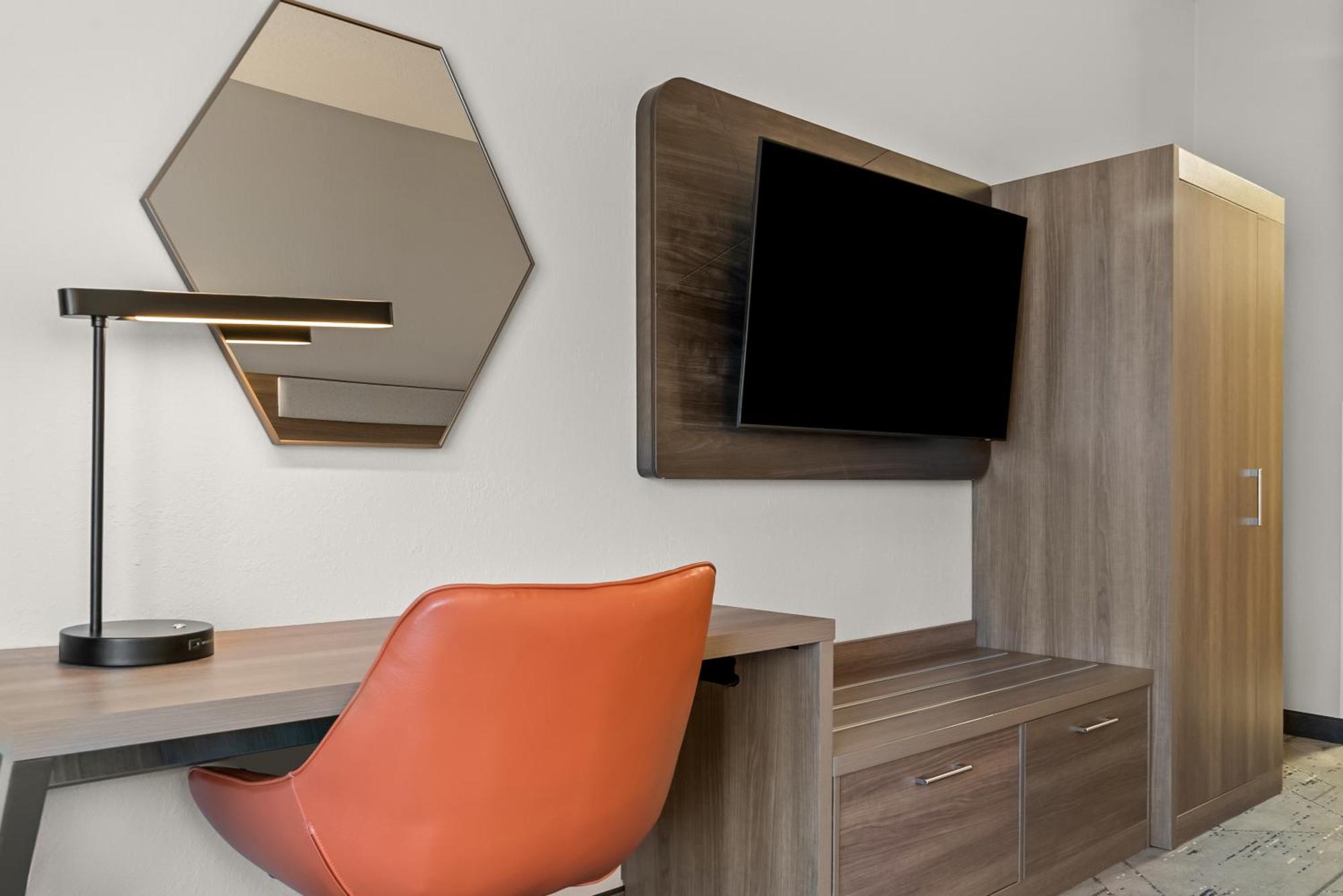 Holiday Inn Express & Suites - Detroit Northwest - Livonia By Ihg Екстер'єр фото