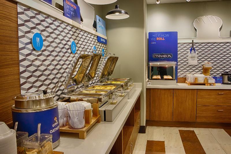 Holiday Inn Express & Suites - Detroit Northwest - Livonia By Ihg Екстер'єр фото
