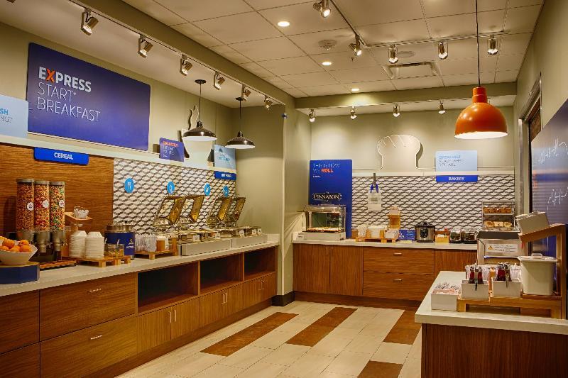 Holiday Inn Express & Suites - Detroit Northwest - Livonia By Ihg Екстер'єр фото